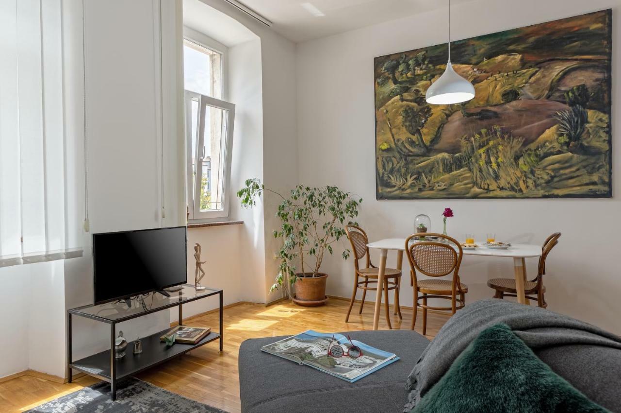 Markaat Apartment Pula Exterior photo